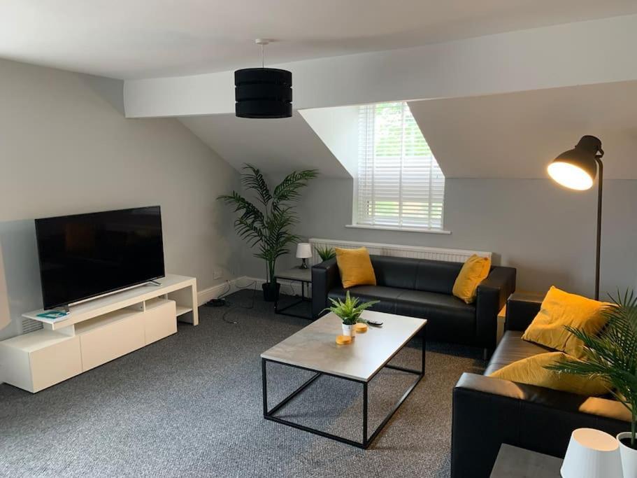 Fantastic Large 2 X Bedroom Flat, Free Parking Sale