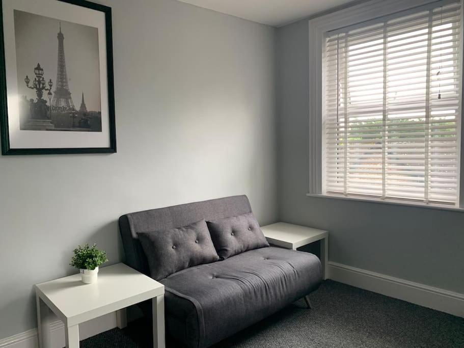 Apartment Fantastic Large 2 X Bedroom Flat, Free Parking