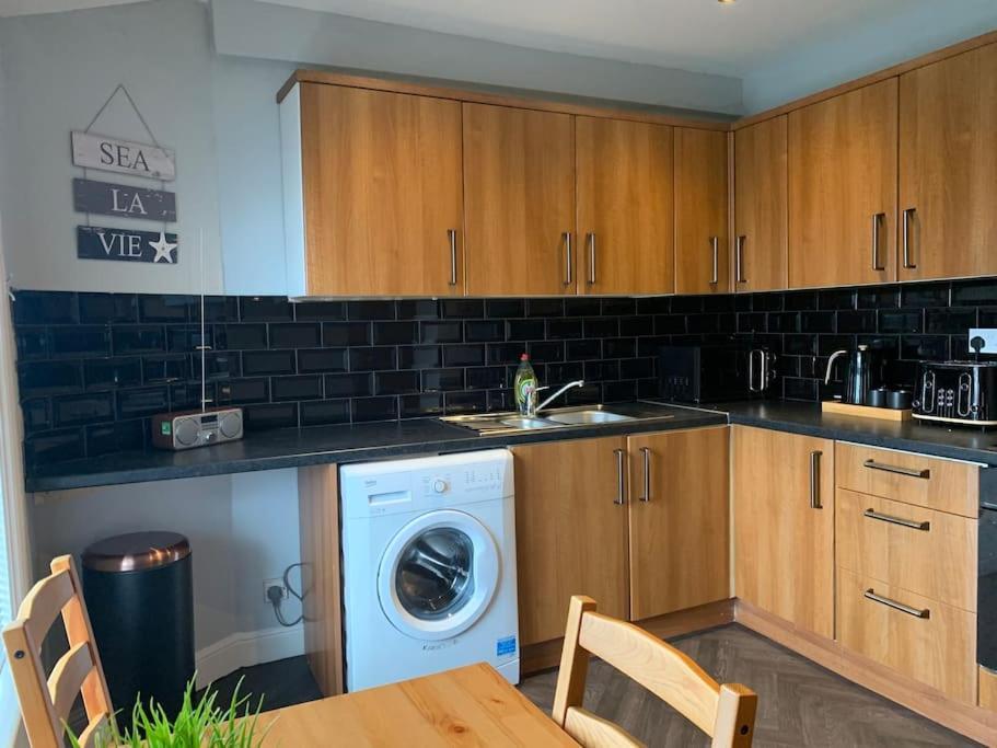 Fantastic Large 2 X Bedroom Flat, Free Parking Apartment Sale